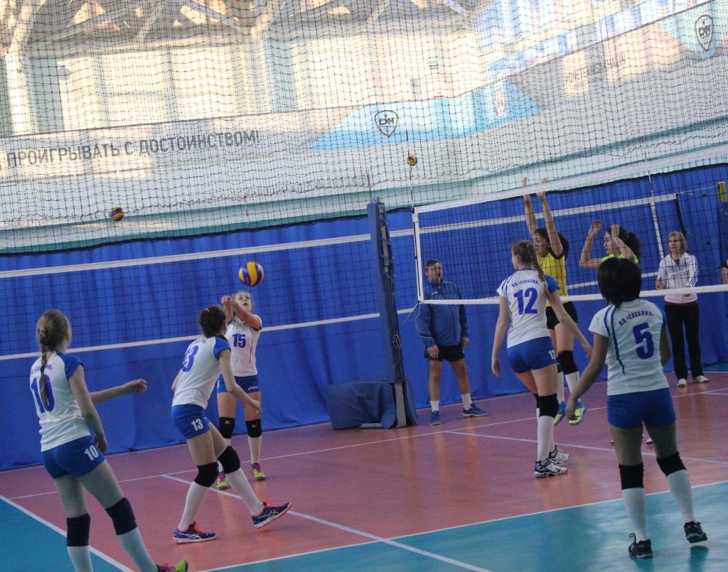 Отборочный матч между Молнией и Талисманом