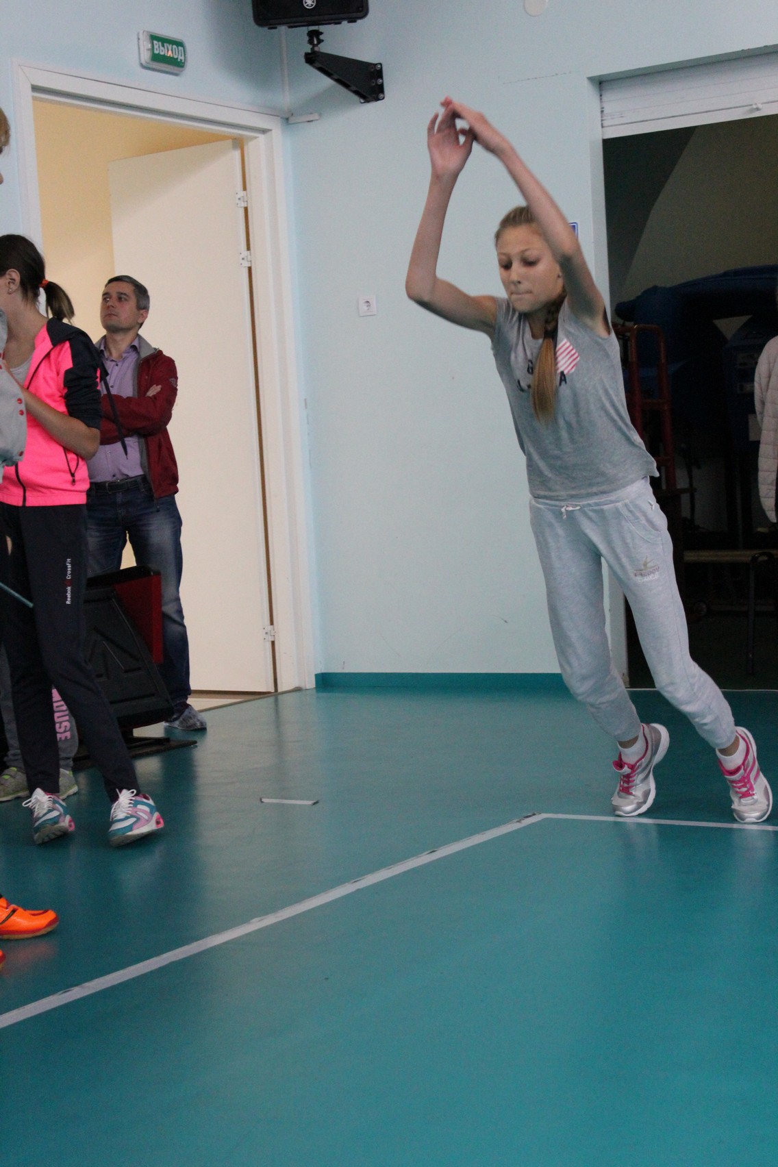 Тестовые испытания в ВЦ "Сахалин" для желающих заниматься волейболом