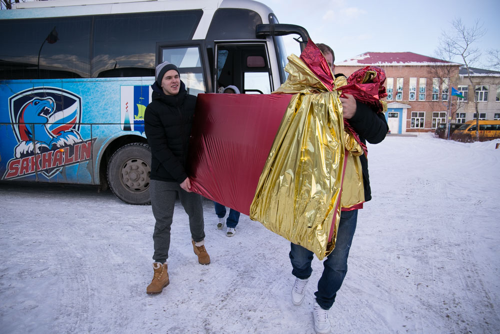 ХК ПСК "Сахалин" в гостях в Троицком детском доме