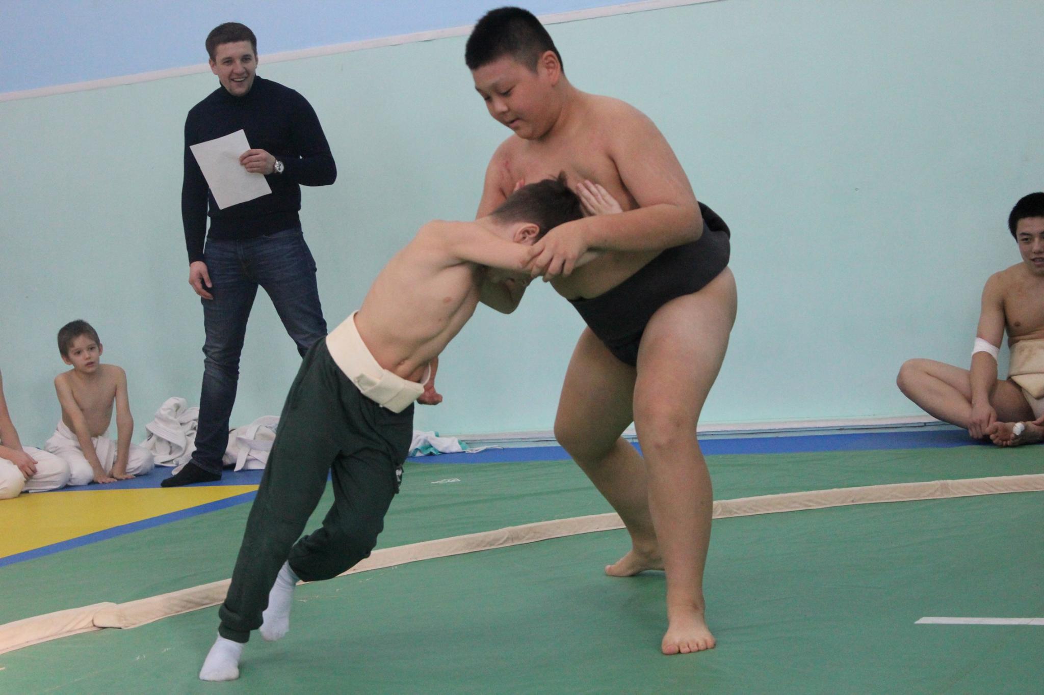 Совместные с тренировки со спортсменами Федерации сумо Хоккайдо