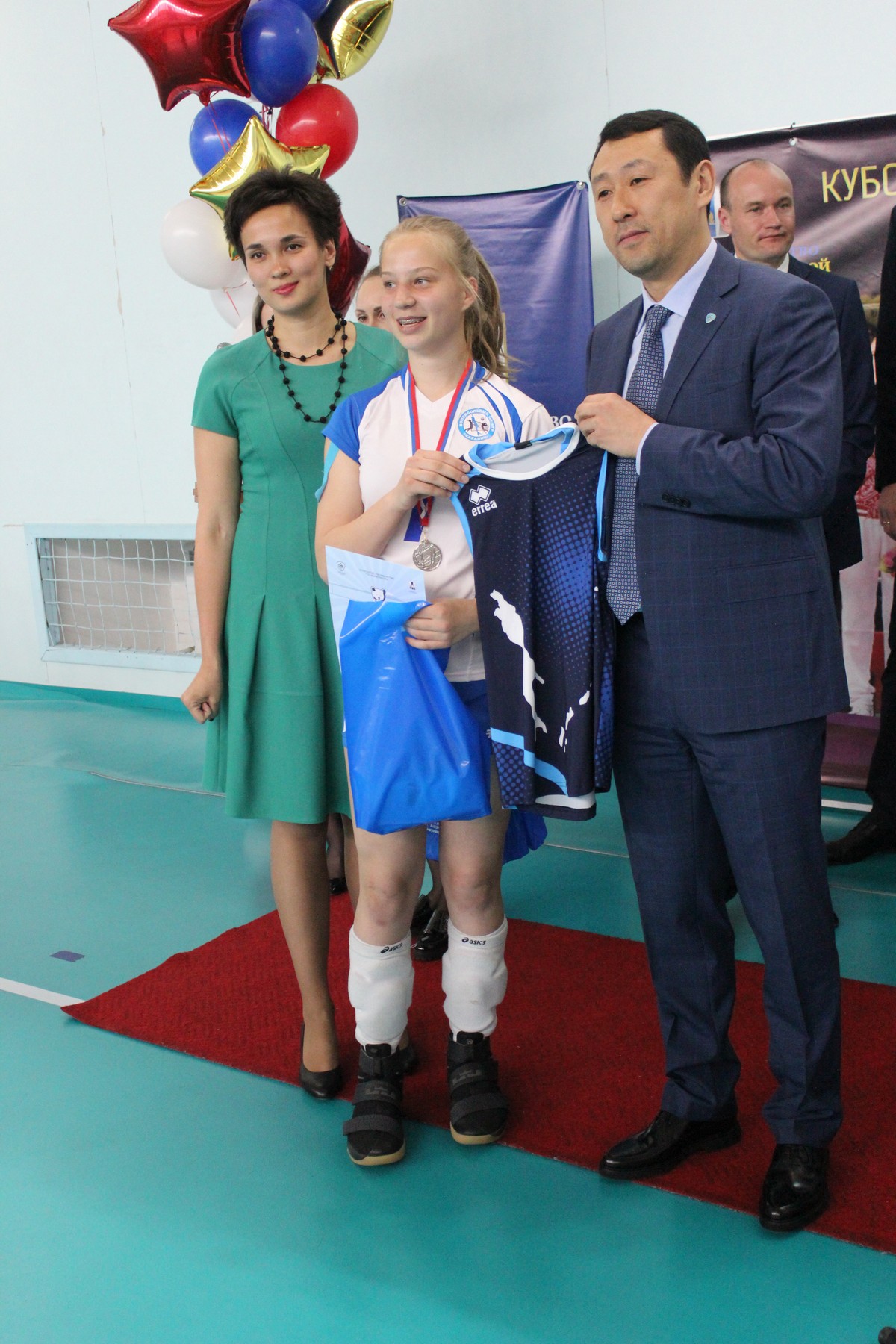Награждение победителей и призеров Кубка губернатора по волейболу