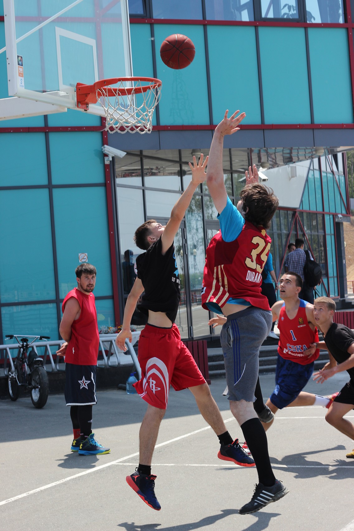 Первый тур турнира по стритболу «Kings of the Court»