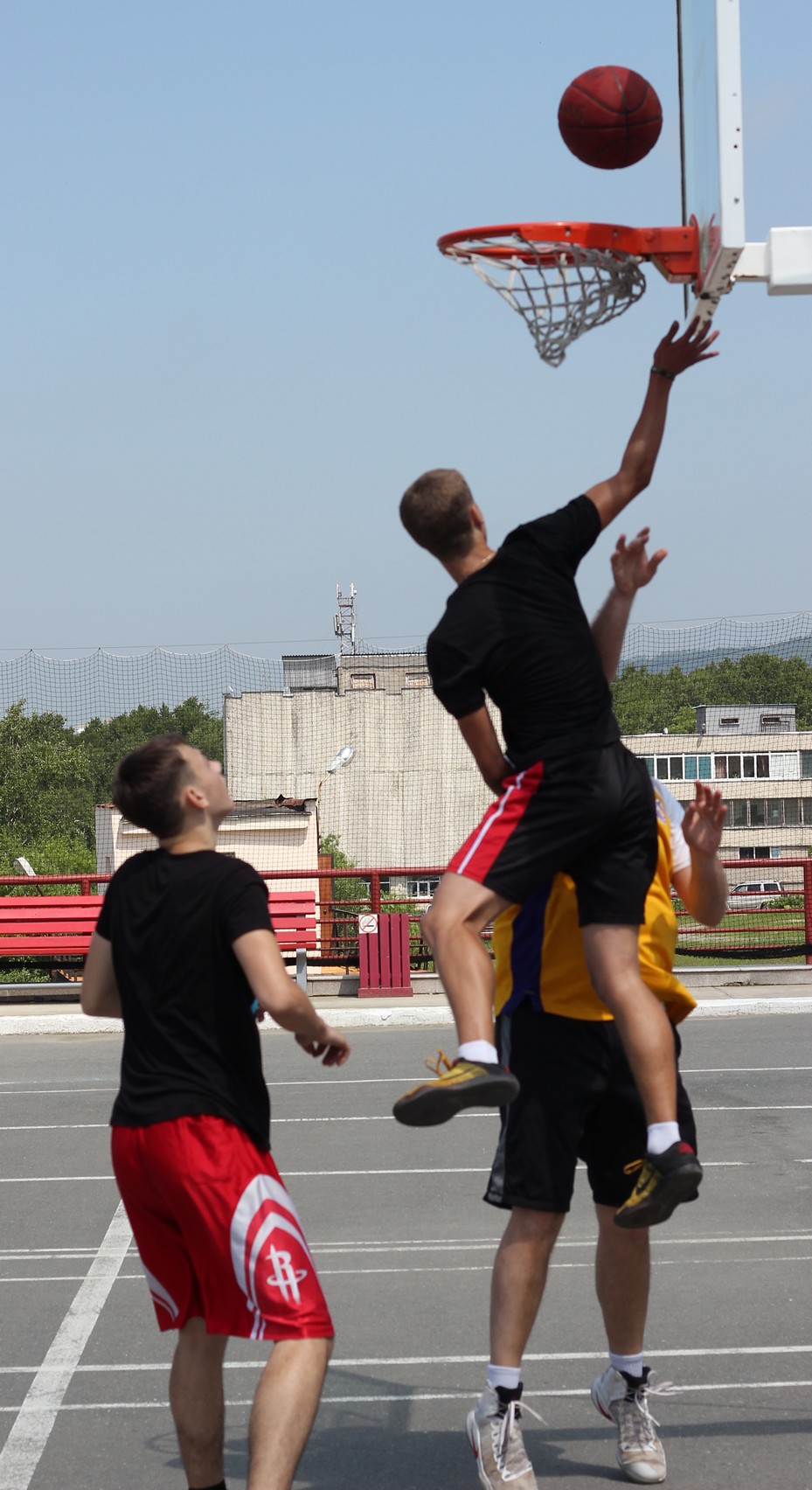 Первый тур турнира по стритболу «Kings of the Court»
