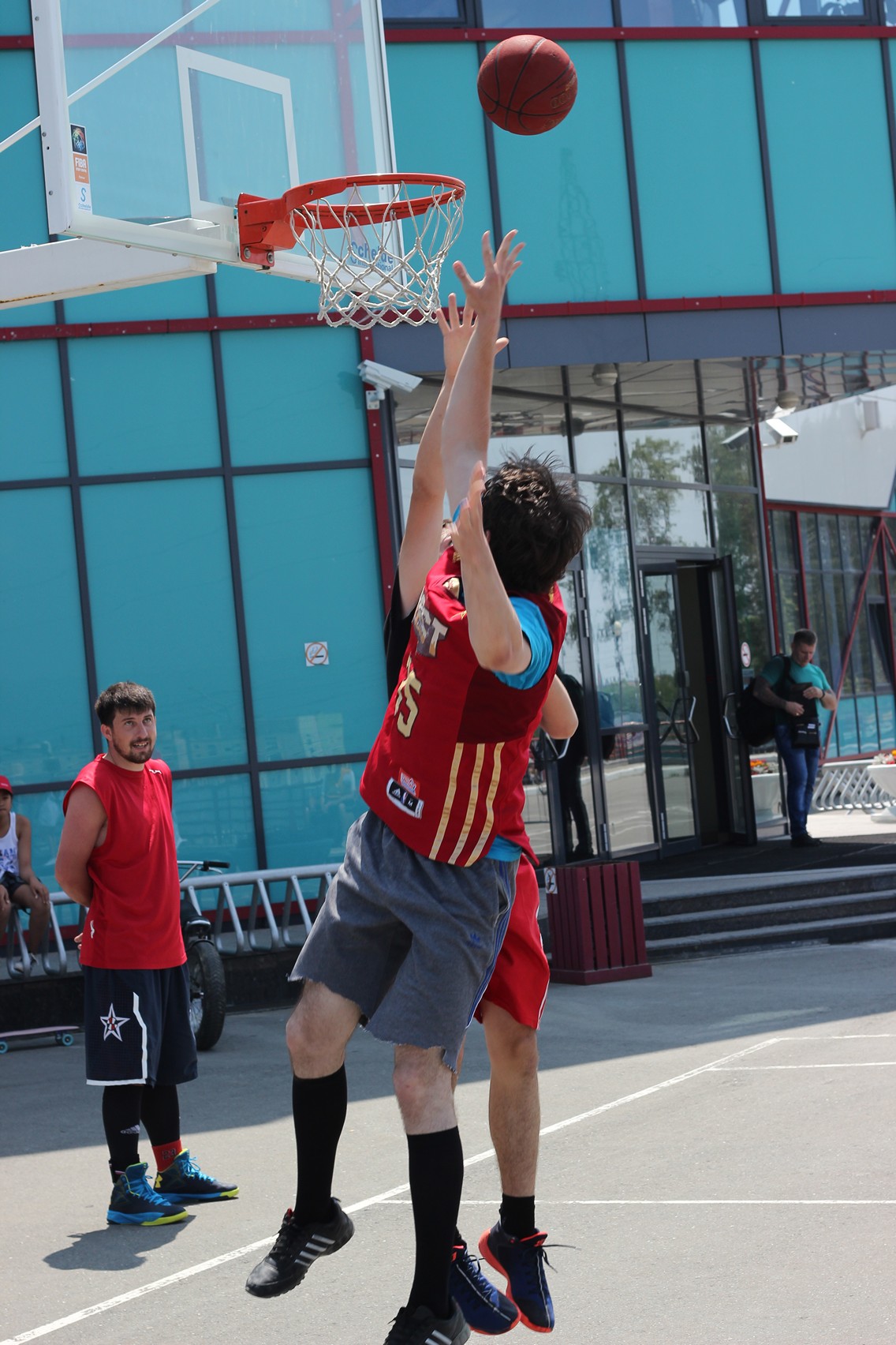 Первый тур турнира по стритболу «Kings of the Court»