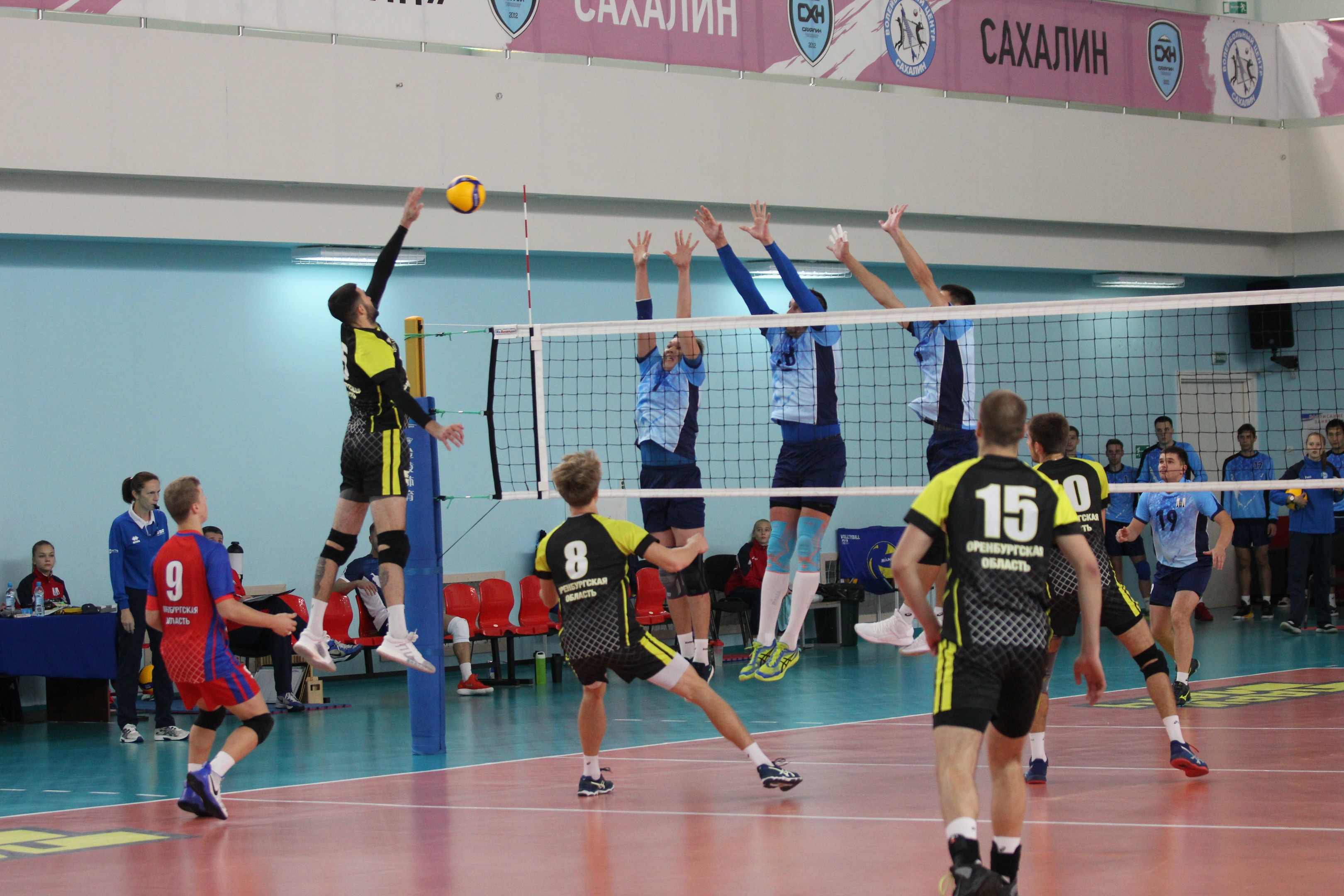 "Элвари-Сахалин" - "Нефтяник-УОР" (Оренбург) - 3:1