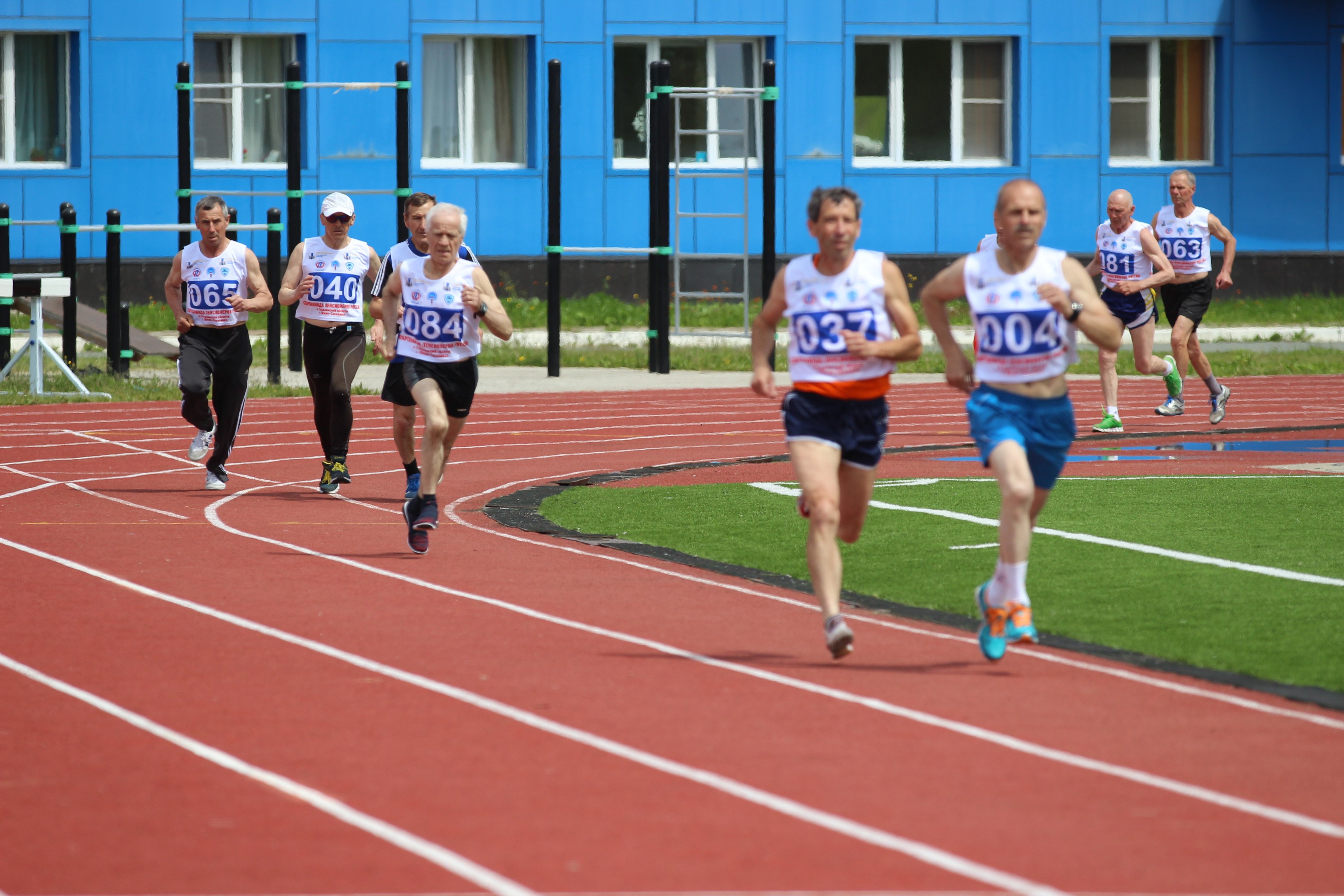 Забег на 1000 метров в зачет Спартакиады пенсионеров Сахалинской области