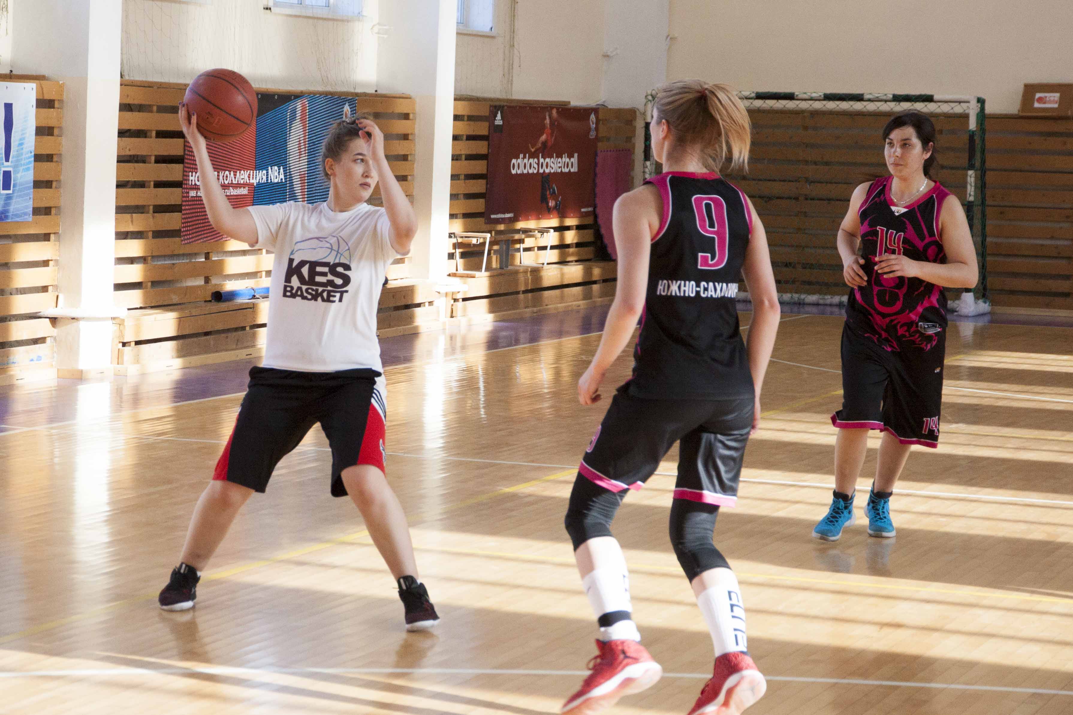 Чемпионат Южно-Сахалинска по баскетболу среди женских команд