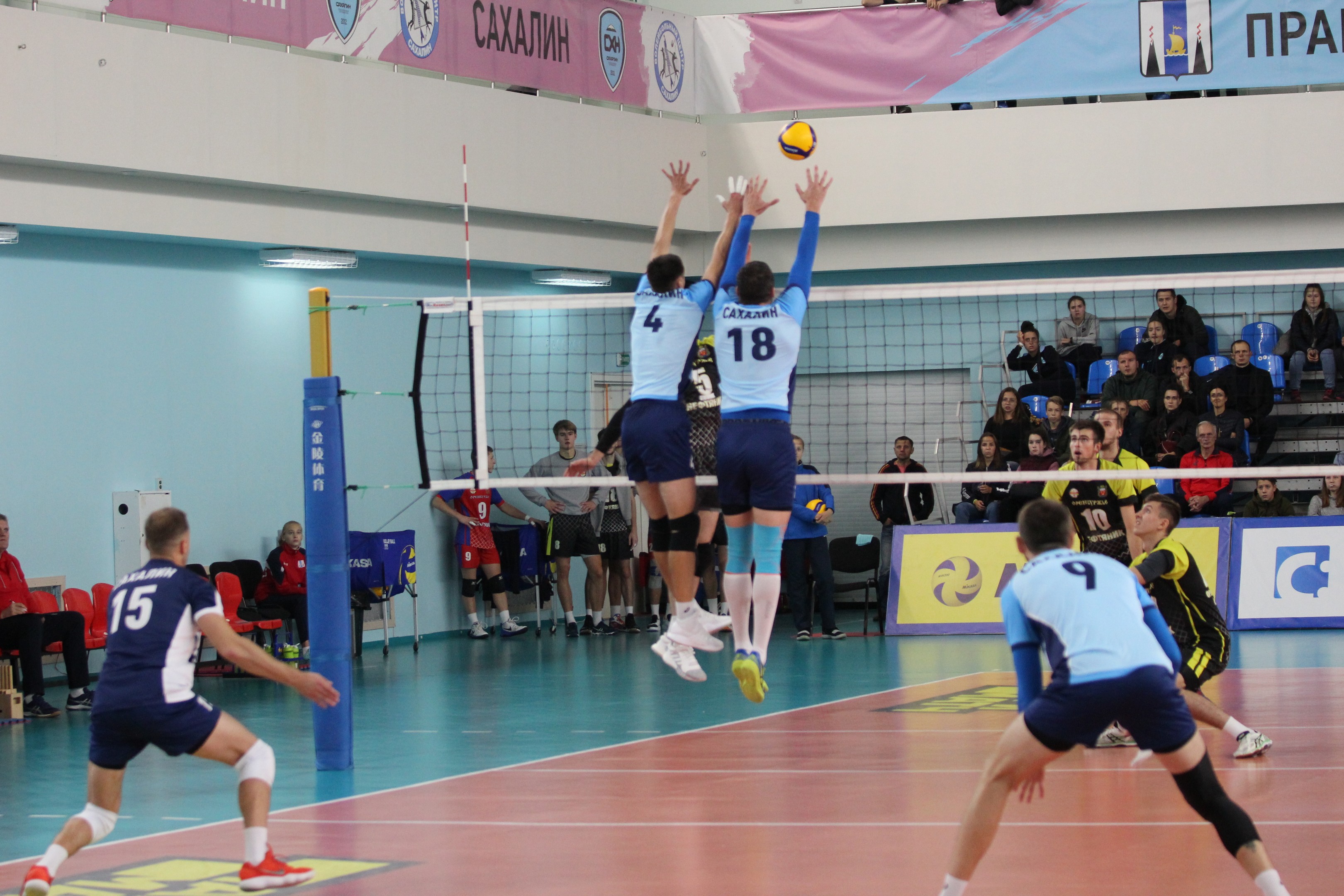 "Элвари-Сахалин" - "Нефтяник-УОР" (Оренбург) - 3:1