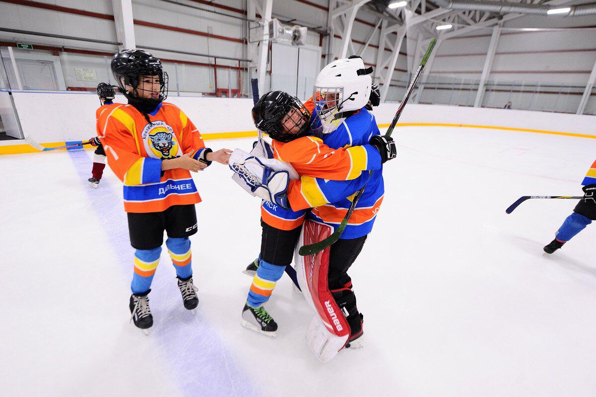 Турнир дворовых любительских команд по хоккею с шайбой «Мое хоккейное лето» (фото Рустама Салимова)