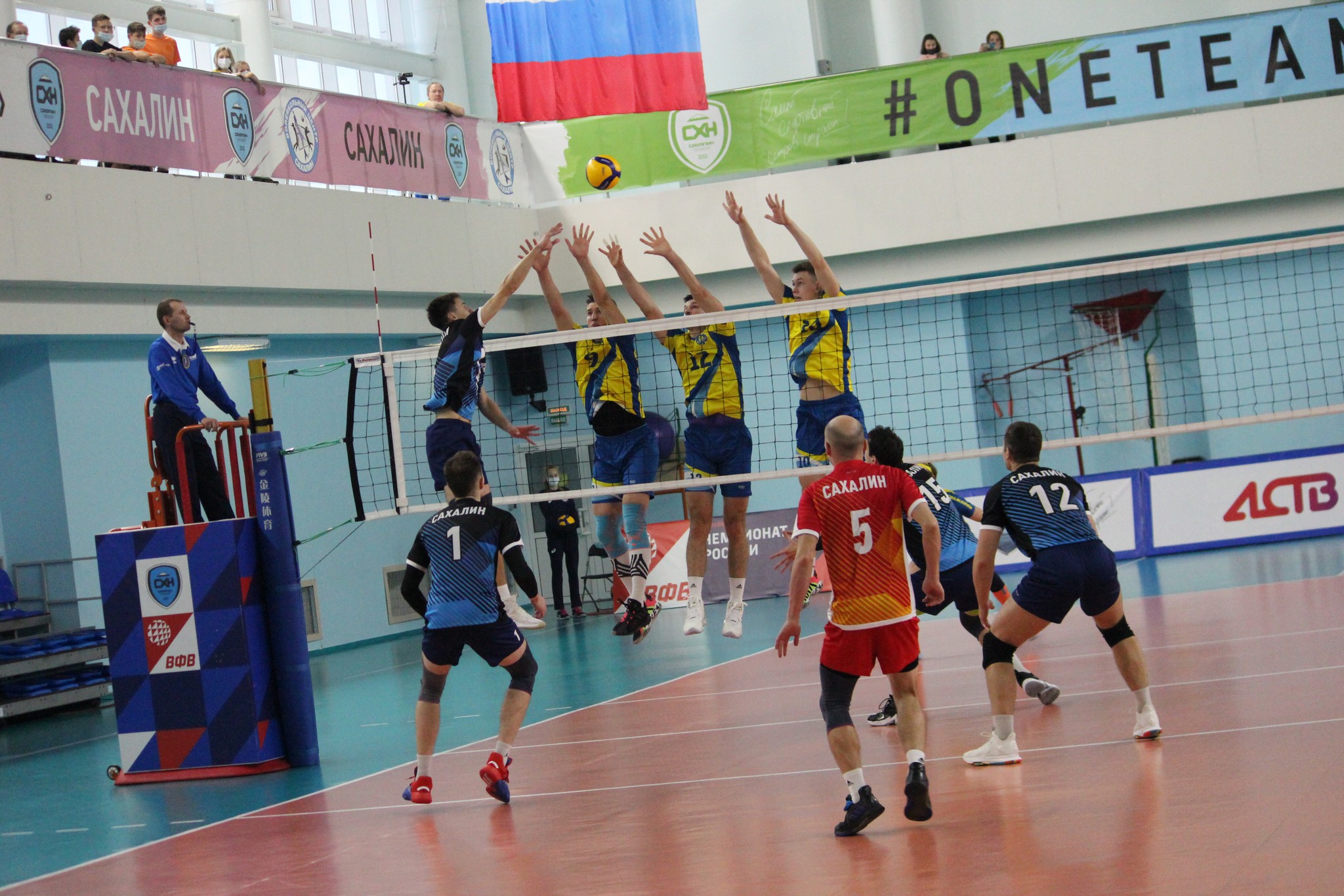 "Элвари-Сахалин" - "Волжанин" (03.11.2020)