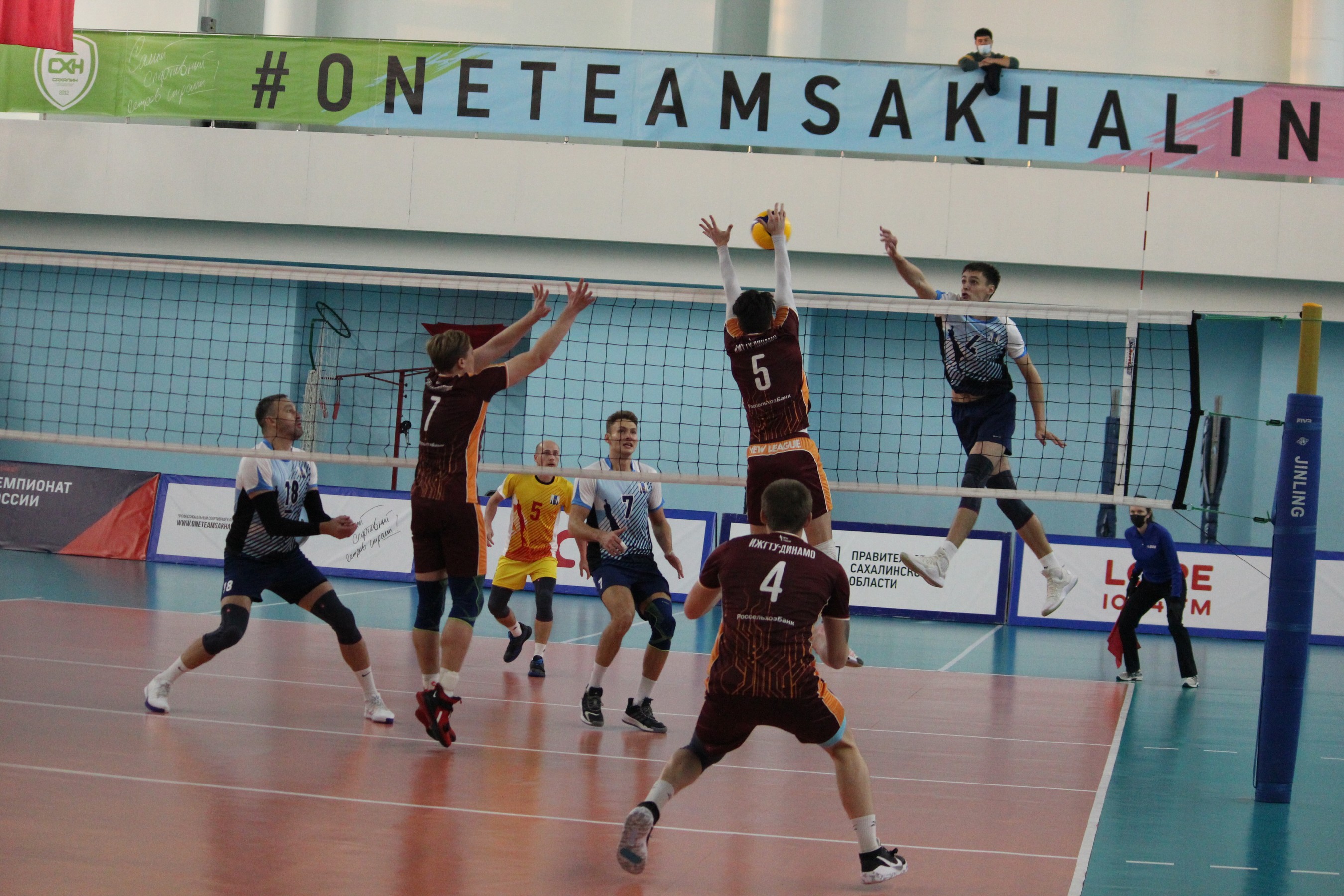 "Элвари-Сахалин" - "ИжГТУ-Динамо" (Ижевск), 7 ноября