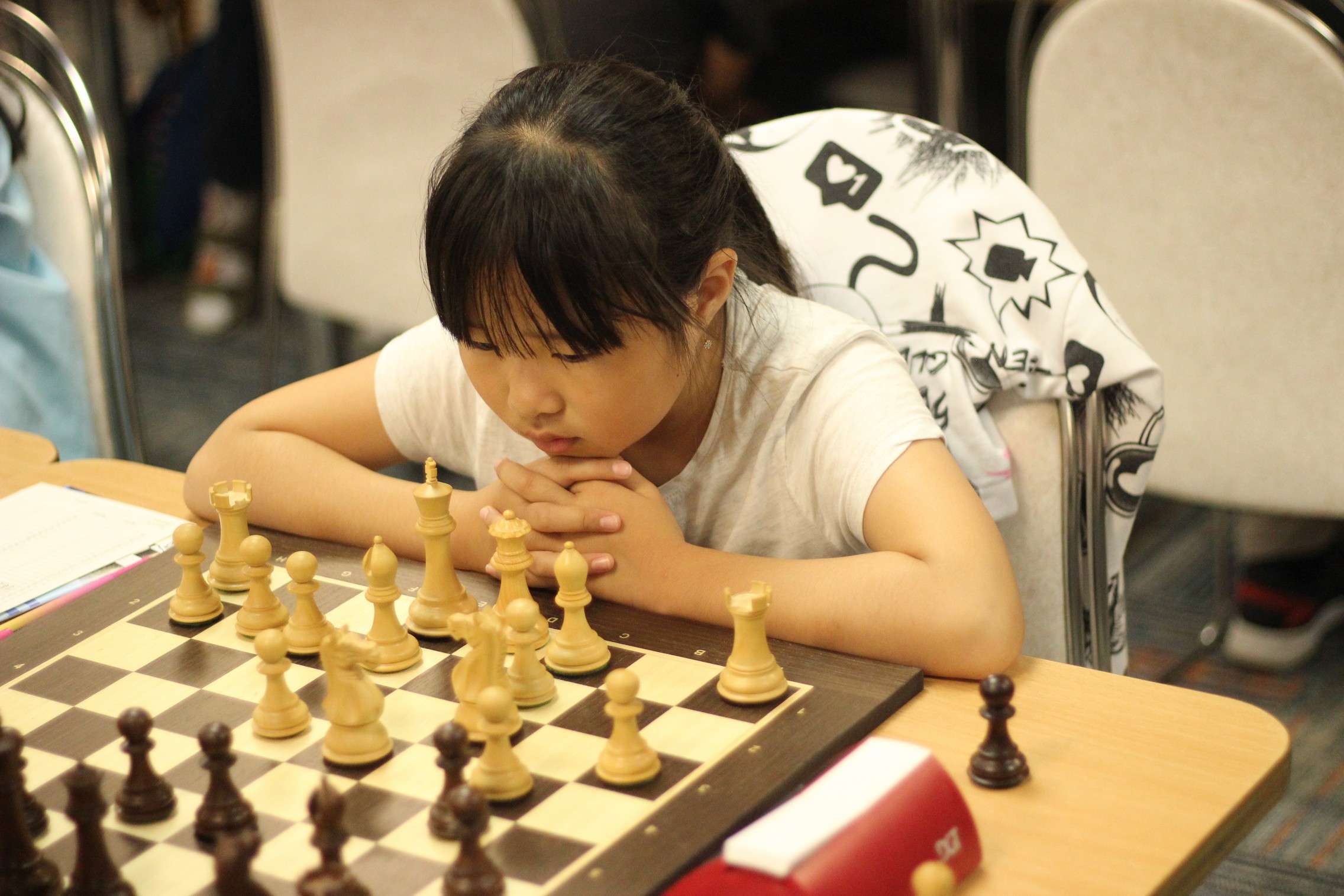 Шахматы Южно-Сахалинск. Турнир по шахматам. Дети играют в шахматы.