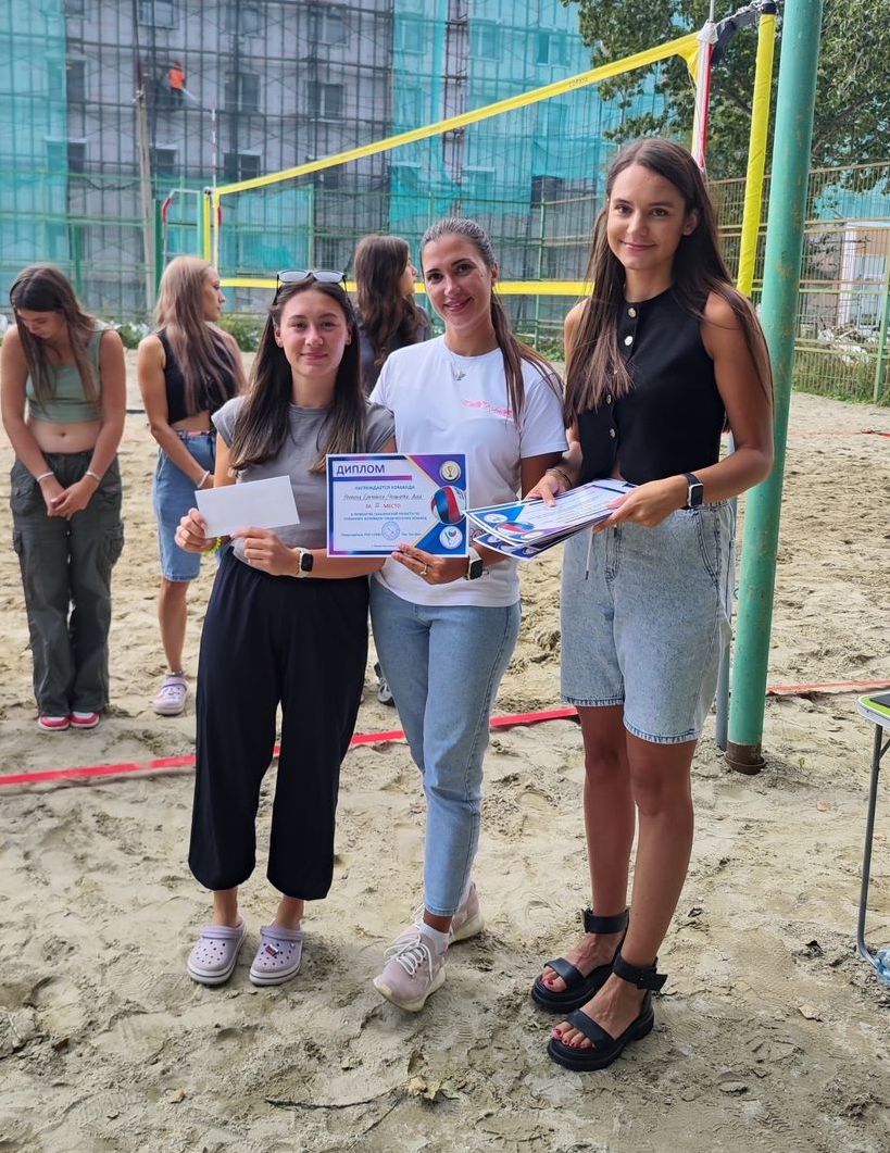 Награждение медалистов чемпионата области по пляжному волейболу