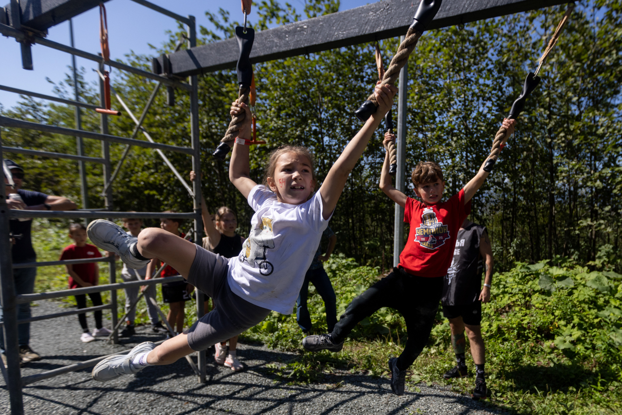 Осенняя детская гонка с препятствиями «Pride Race»