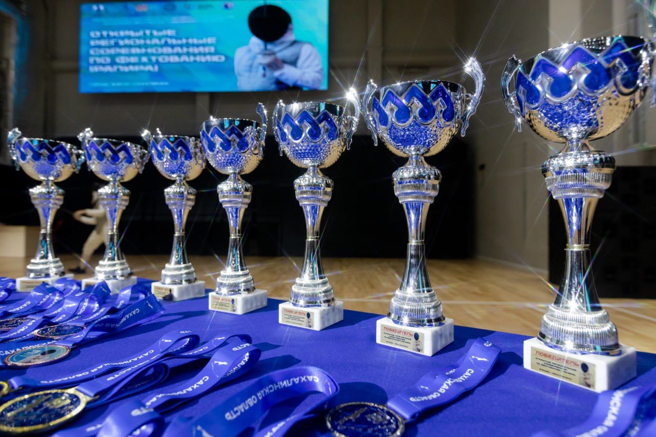 Открытые региональные соревнования рапиристов (фото Юрия Кима)