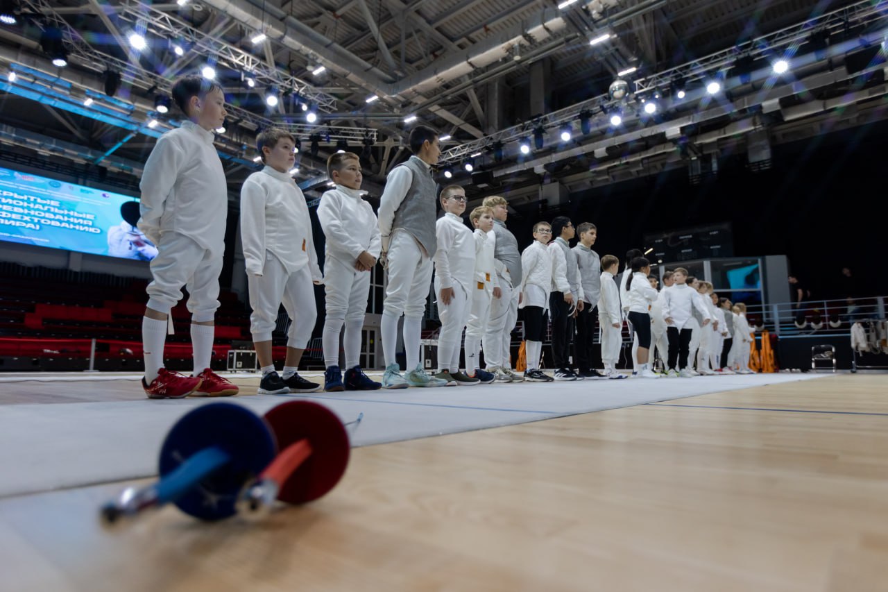 Открытые региональные соревнования рапиристов (фото Юрия Кима)