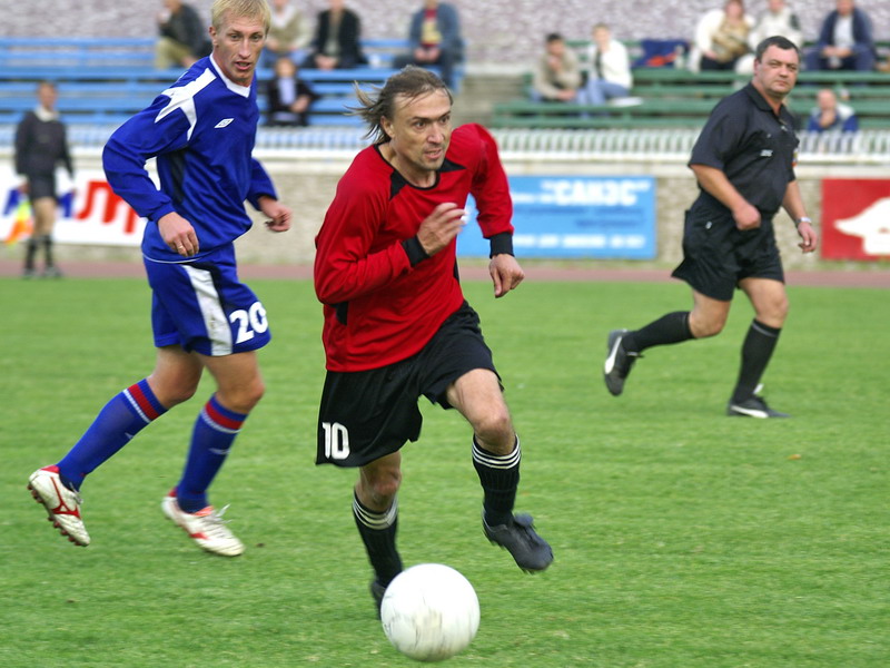 Андрей Рябов в составе «Портовика» в матче против «Сахалина», 2006 год. Фото Игоря Карпука
