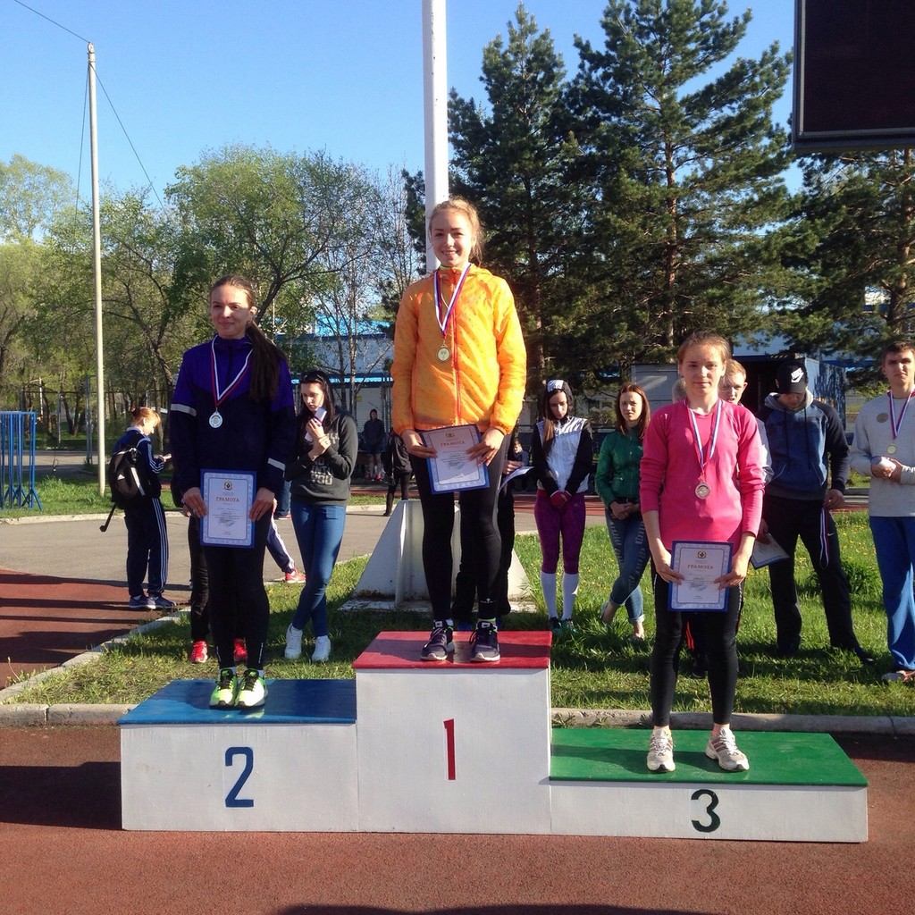 Александра Толстихина завоевала золотую медаль в беге на 1500 метров